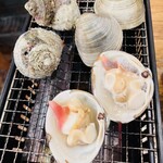 磯丸水産 - ホッキ貝は焼けました
