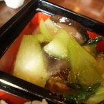 東華菜館 - 青梗菜と椎茸の煮込み