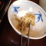 東華菜館 - 細切りザーサイ