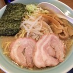 麺通 - らーめん（背油醤油) 大盛（ランチサービス）700円