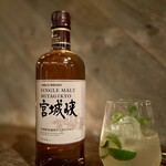 TOKYO Whisky Library - 