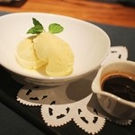 Osteria LIU - アフォガート(バニラアイスクリーム エスプレッソかけ)☆