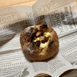 メゾン ムラタ - いちぢくとクリームチーズのカンパーニュ はちみつがけ ¥280