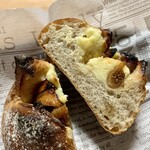 メゾン ムラタ - いちぢくとクリームチーズのカンパーニュ はちみつがけ ¥280