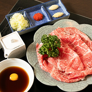 半数以上が注文!当店名物「薄切りレアステーキ」