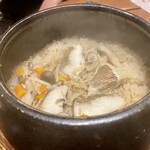 くずし割烹 こまじろ 三宮店 - 【釜飯】
                                鯛めし、赤だし，漬物