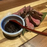 くずし割烹 こまじろ - 【焼】
      国産A5ランク
      牛イチボオーブン焼き