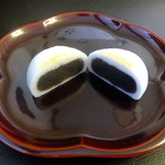 塩瀬総本家 - 塩瀬饅頭の中は漉し餡