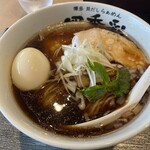 貝だしらぁめん 四季彩 - だし醤油ラーメン900円に輝黄卵の出汁玉子150円トッピング