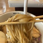貝だしらぁめん 四季彩 - 麺は慶史謹製のしなやかなストレート麺