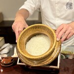割烹 新多久 - 湧水で炊いたコシヒカリ