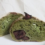 カミバン - 【2024.10】抹茶と栗のぱん(税込470円)カット断面
