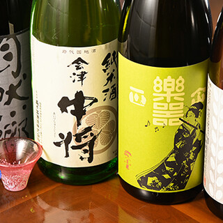 全国各地の厳選地酒をご用意◆飲み比べでも楽しめます
