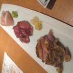 鶏刺盛り合わせ　880円