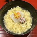 おおたに - 牡蠣真丈　玉子とじのお椀　大根　手毬麩　柚子