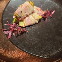 旬菜ステーキ処 らいむらいと - アボカドとクルミの炙りパンチェッタ