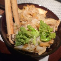 旬菜ステーキ処 らいむらいと - つぶ貝と舞茸のガーリック焼き