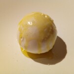 ess. - シチリア産塩とオリーブオイルのアイス¥800