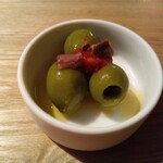 ess. - 突き出しのオリーブ