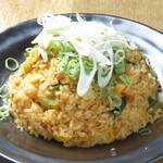 猿々楽々 - 肉味噌とキムチの焼飯