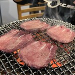 炭火焼肉ホルモンさわいし - 