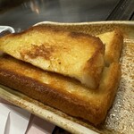 南海グリル - 肉汁の染み込んだパン　サイコーです。