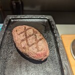 釜元はん米衛 中目黒店 - ハンバーグ提供時