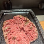 釜元はん米衛 中目黒店 - 割るとレアもレアたまらん