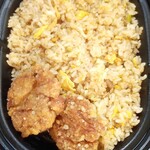 LAWSON - 料理写真:まちかど厨房 香ばしチャーハン&鶏から