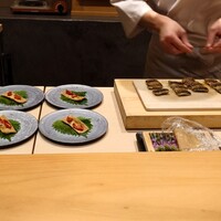古町五常 - ドライトマト　蕎麦チップ　大葉　　鰯を　焼いて