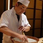 肉屋 田中 - あん肝を摺って