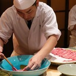 肉屋 田中 - 昆布出汁につけて