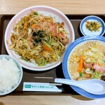 リンガーハット - 焼きそば定食300gのごはん大盛り、スモールちゃんぽん変更