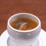 中華ダイニング 一途一心 - 2024.11 烏骨鶏スープ（上湯、烏骨鶏、青鮫フカヒレ、淮山）