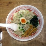 小籠包の王様 華星 - 塩肉汁ワンタン麺10個