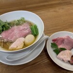 中華そば きなり - 味玉サフランの塩そばと肉増しプレート