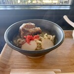 Drive-in Nanachi - 料理写真:ソーキそば（小）