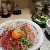 牛刺しと焼肉 仔虎 クリスロード店 - 