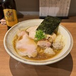 ジャパニーズ ラーメン 五感 - 特上醤油らぁめん¥1900、瓶ビール（小）¥500