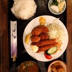 創作キッチン 司 - 料理写真:カキフライとエビフライ定食