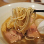 ラーメン ニューヨーク ニューヨーク - 醤油鶏白湯らぁめん（麺：平打ち）