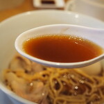 ラーメン ニューヨーク ニューヨーク - 生醤油そば（スープ）