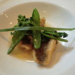 エルルカン・ビス - 魚料理：アイナメの揚げ蒸し・エスニックブイヨンソース