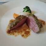 エルルカン・ビス - 肉料理：秀麗豚フィレ肉のグリル・蕗の薹と焼きナスのマントノン風