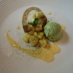 エルルカン・ビス - デザート1：紅茶のロールケーキ、抹茶のアイスクリーム