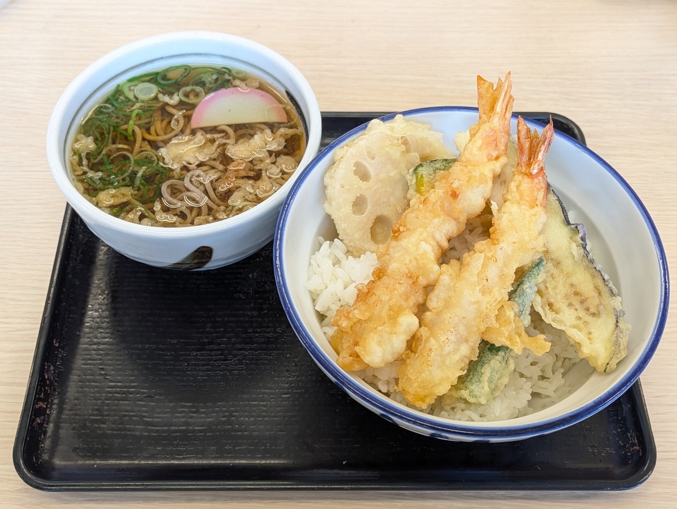 写真 : 天丼・天ぷら本舗 さん天 宇治小倉店 （てんどんてんぷら