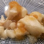 鮨　海心 - エイの頬肉、梅肉ソース