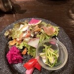 ブランジーノ アキタ - フレッシュな秋田野菜がたっぷり。前菜プレート