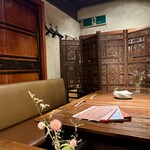 Karo Karo - アンティーク調のテーブル