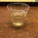 木山 - ・最初に飲んだ井戸水でとった昆布出汁に、削りたての鰹節を加えてとったお出汁